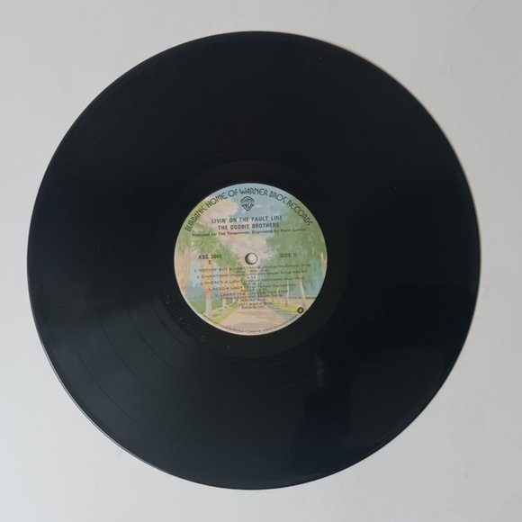 Vintage The Doobie Brothers Livin' On The Fault Line vinyl record, 1977 original - Picture 10 of 12